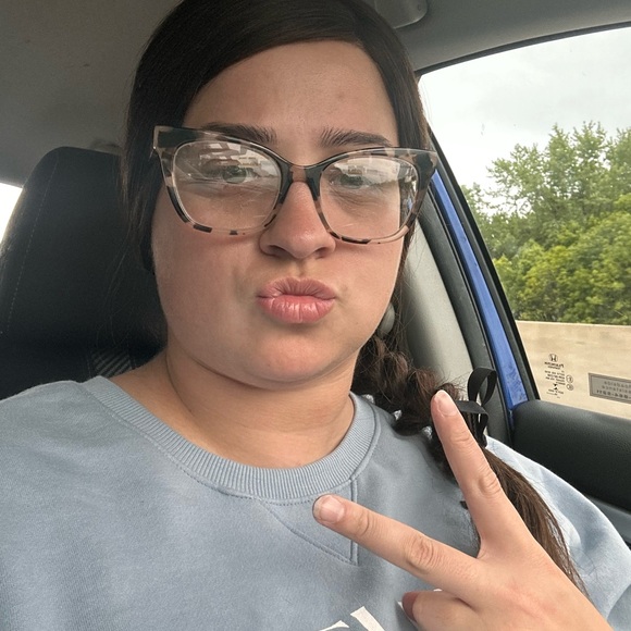 Meet your Posher, Alise - Picture 7 of 9